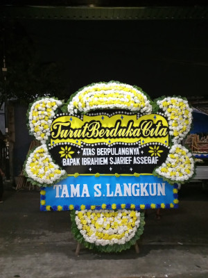 Papan Bunga Duka di Bonggo